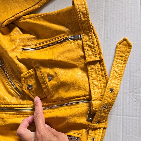 Zara Basic Outerware Women's Yellow Mustard Faux Leather Motorcyc Jacket Size XS - Picture 5 of 15